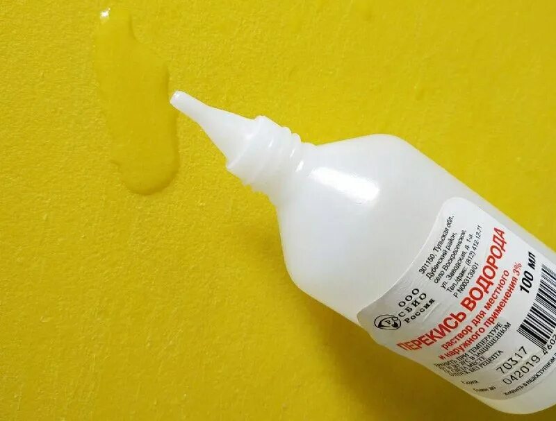 перекись при кровотечениях. перекись для остановки крови. йод в домашней аптечке. перекись при порезе. перекись водорода для обработки ран.