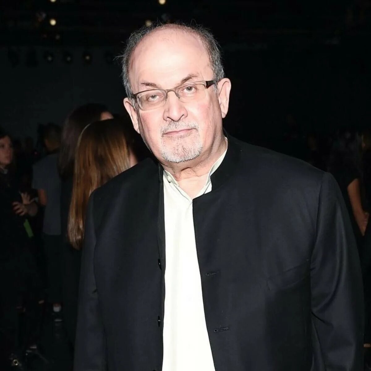 Салман рушди нападение. Salman Rushdie. Салман Рушди 2023. Писателя Салмана Рушди. Салман Рушди Kim.