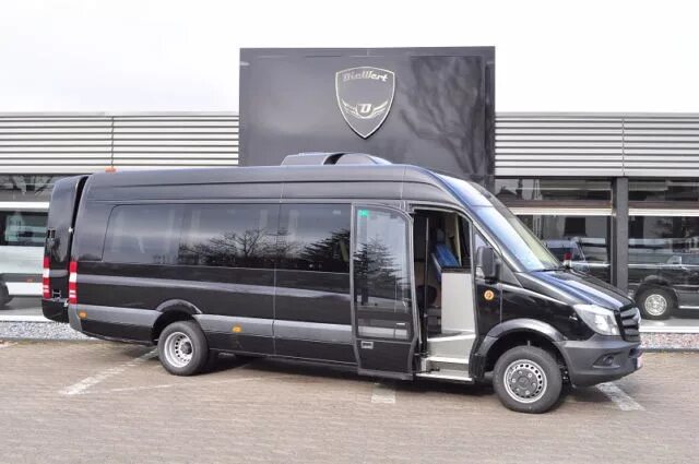 Спринтер туристический. Mercedes-Benz Sprinter 519. Мерседес Спринтер 519. Мерседес Спринтер 519 пассажирский. Мерседес Бенц Спринтер турист 2020.