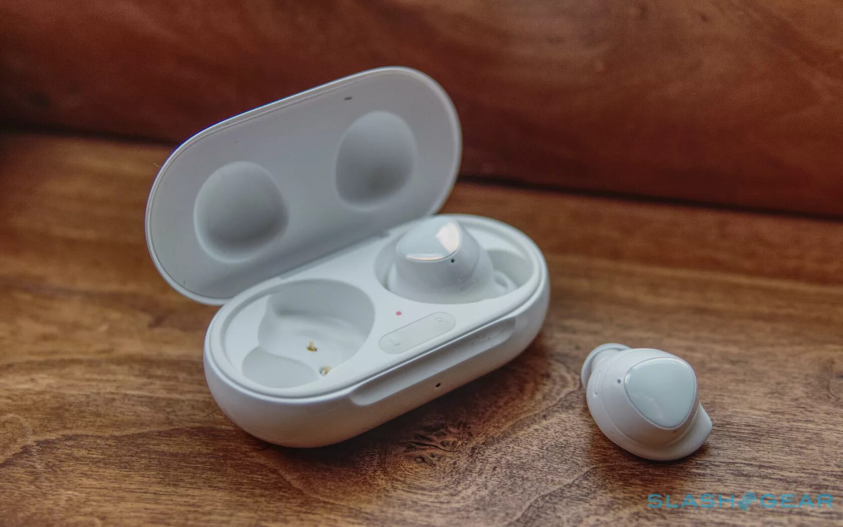 Tws galaxy buds. Samsung Galaxy Buds 1. Наушники TWS Samsung Galaxy Buds+. Наушники самсунг Buds 1. Наушники самсунг Buds плюс.