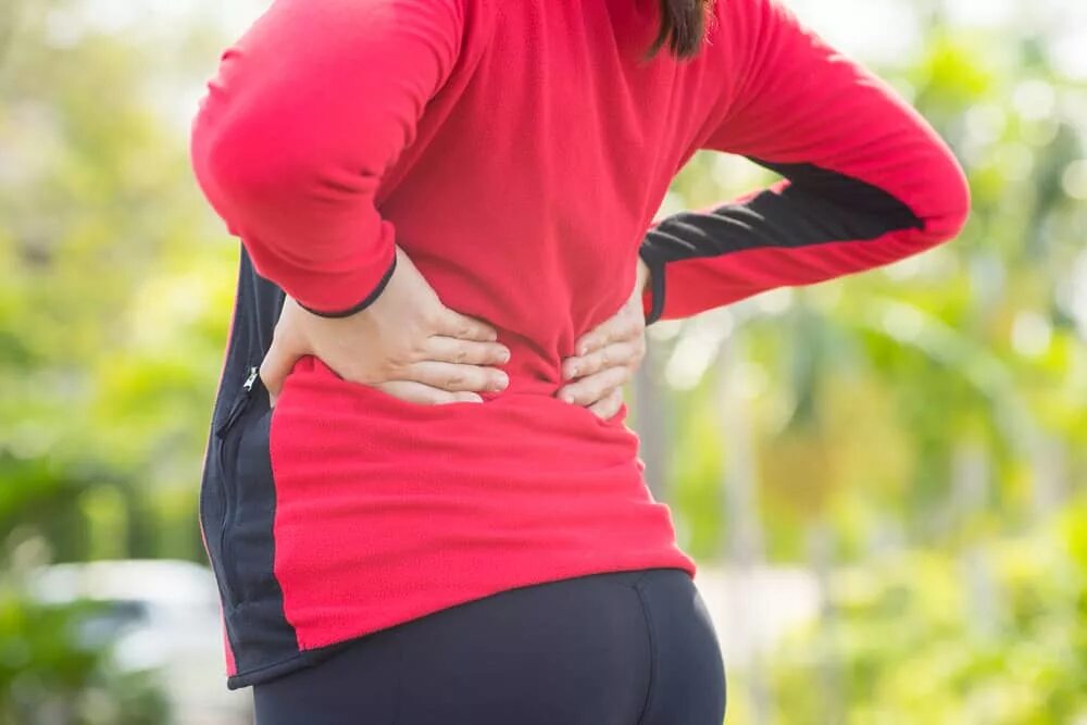 Схватки спиной. Боль в спине. Лишний вес причина люмбаго. Растяжки на спине при беременности.