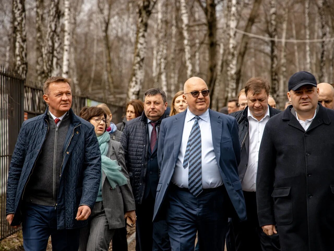 Железногорск курская область когда дадут воду сегодня. Железногорск Курская область парк имени Никитина. Парк Никитина в Железногорске Курской области. Парк имени Никитина Железногорска Курской области 2022 год. Железногорск Курская область администрация.