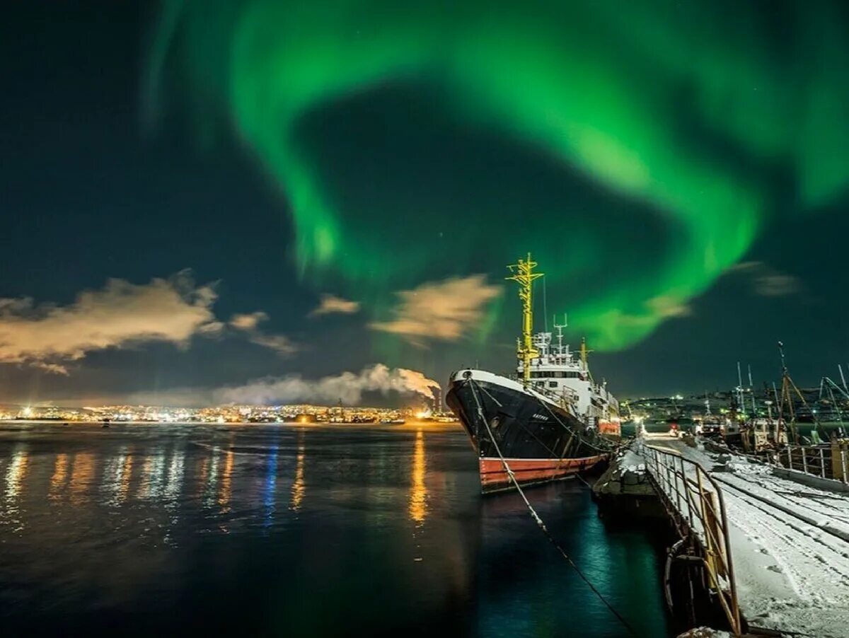 кольский залив полярный. порт полярный. северный порт мурманск. мурманск арктика порт. торговый порт мурманск.