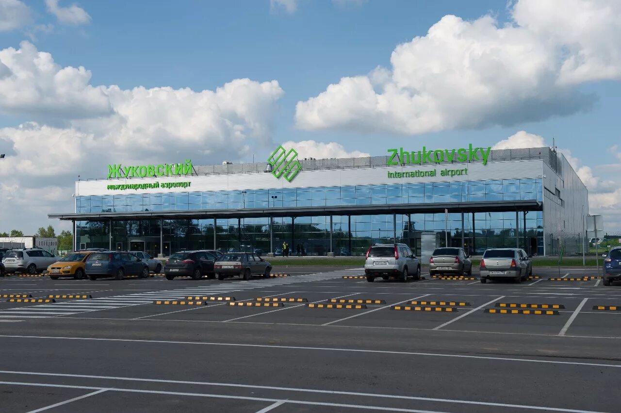 Аэропорт жуковский такси. Zhkovskiy airport. Zia аэропорт в москве. Аэропорт жуковский москва. Табло жуковский аэропорт.