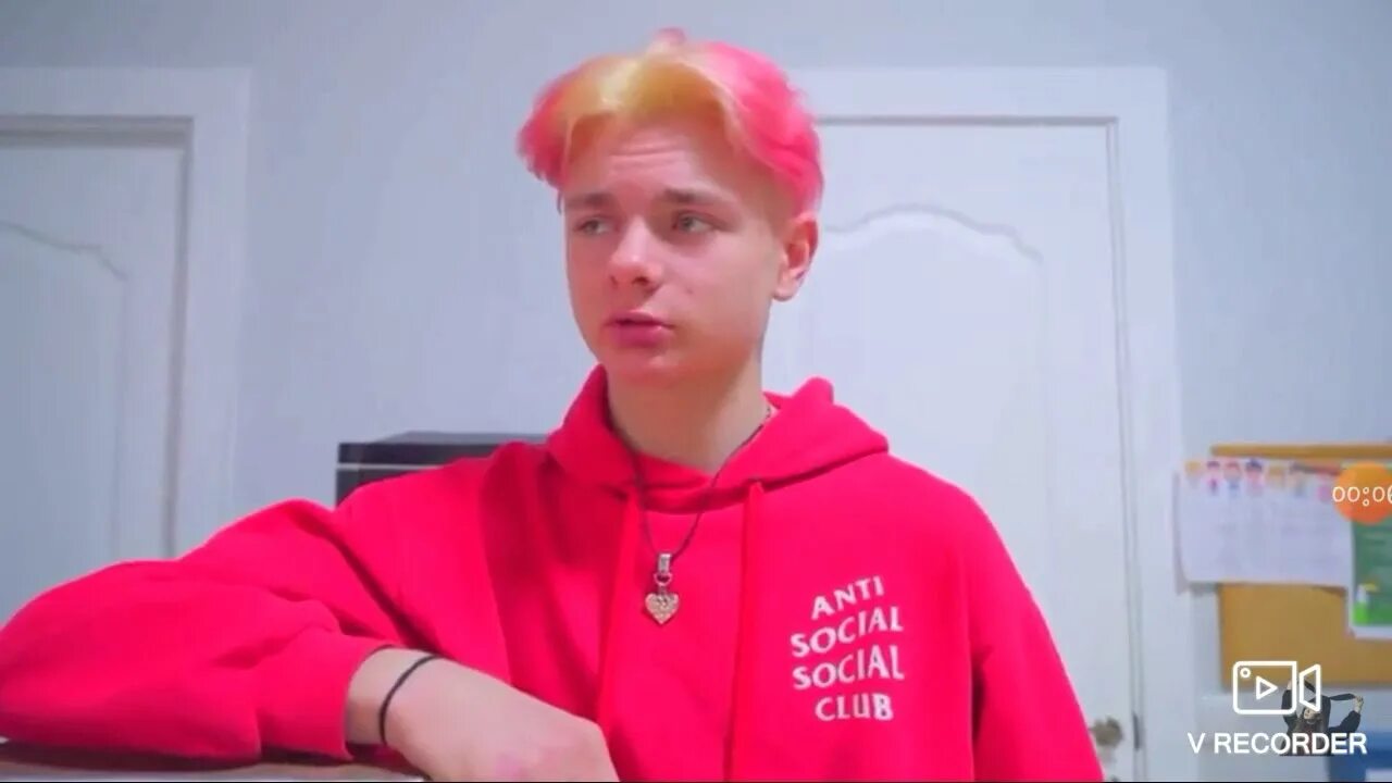 Смайл из леди дианы. Тимур и смайл из леди дианы. Смайлик из леди дианы. Леди диана лагерь. Смайлик из леди дианы.