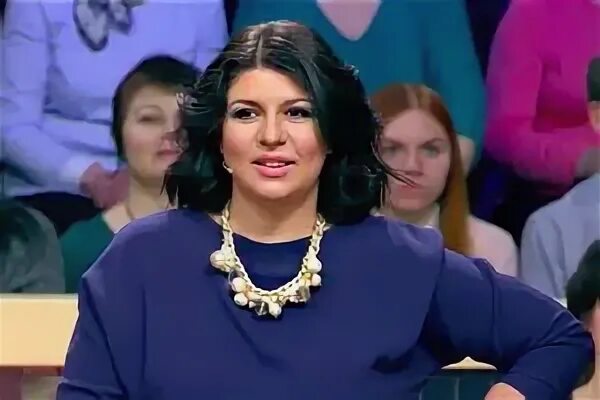 Ведущая золотая