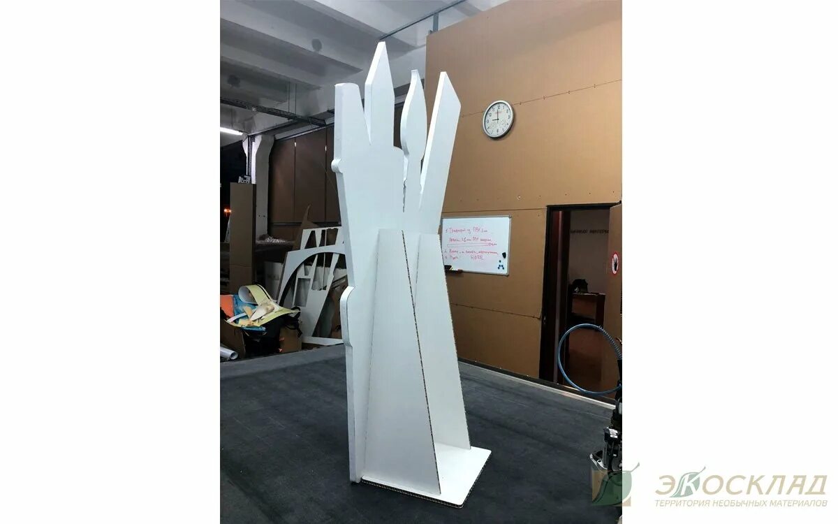 Картонная фигура. Ростовая фигура. Фигуры из пвх. Картонная фигура в полный рост. Подставки для ростовых фигур.