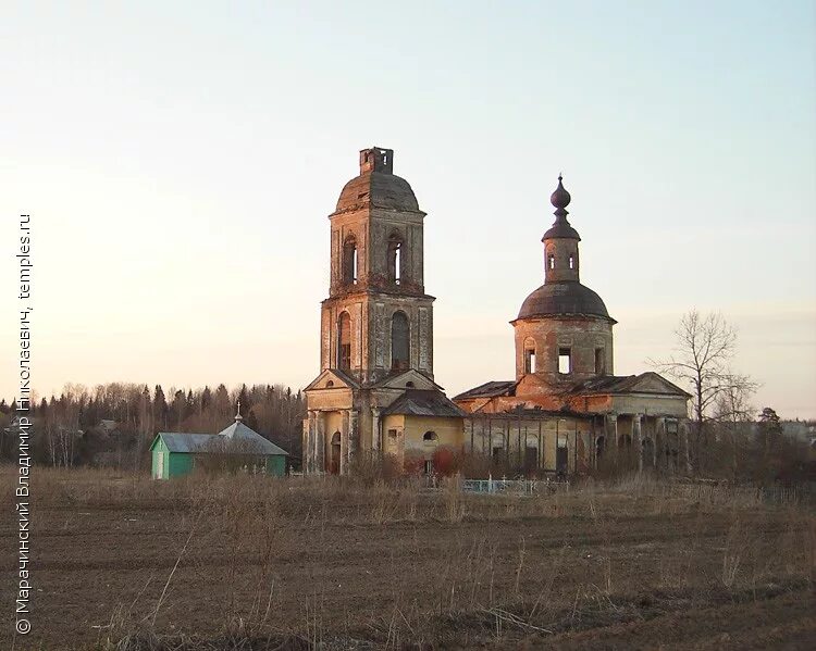 Храм Хвалово. Горка Хваловская Волховский. Троицкая Церковь Хвалово. Деревня Хвалово Волховский район.