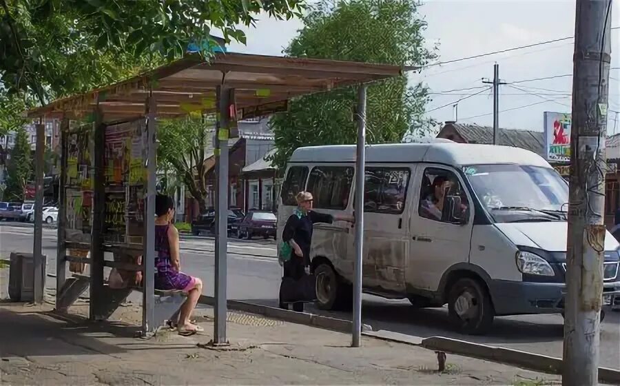 Сайт автовокзала владикавказа. Остановка Владикавказ. Автобусная остановка Владикавказ. Архонский автовокзал. Автобус Владикавказ.