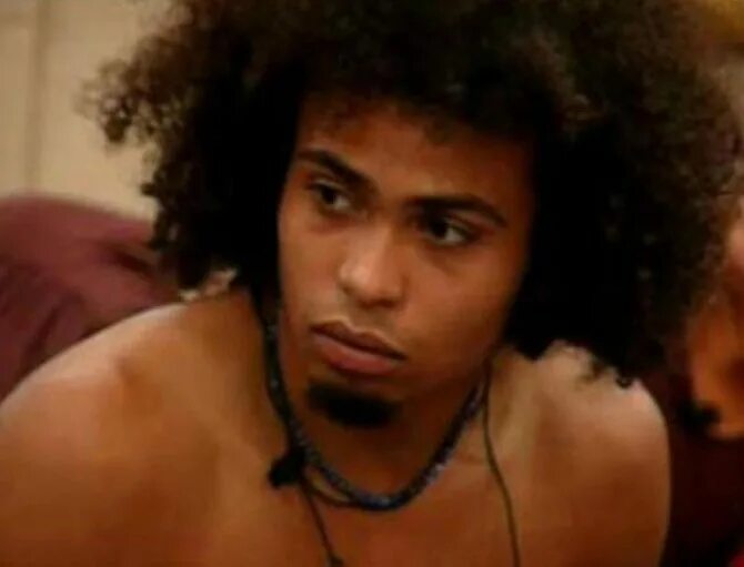 Мигель роль в бригаде. Мигель бригада дед мороз. Мигель на фабрике звезд. Мигель фернандо чамблен меса. Мигель фабрика звезд 2004.