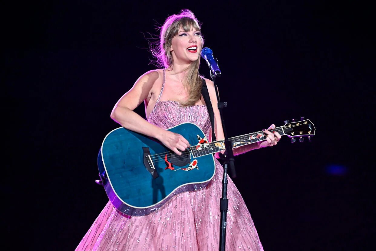 Taylor swift. Тейлор свифт отменила концерт. Тейлор свифт отменила концерт. Taylor swift red tour. Тейлор свифт.