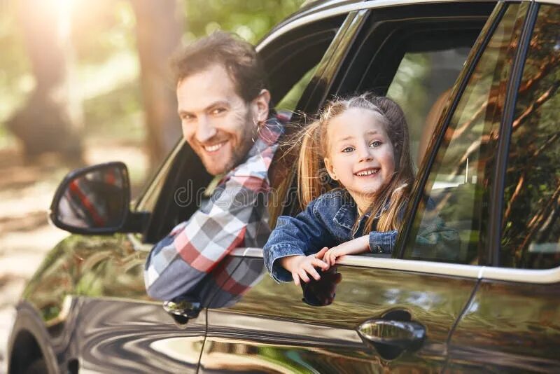 Папа с дочкой на машине картинки. My father was driving his. Car insurance usa. Папа с сыном за рулем. Сын car driving.