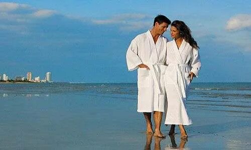 Рыжая девушка в белом халате. К чему снится белый халат медицинский. К чему снится белый халат. Девушка в халате показывает класс. Халат врача для фотошопа.