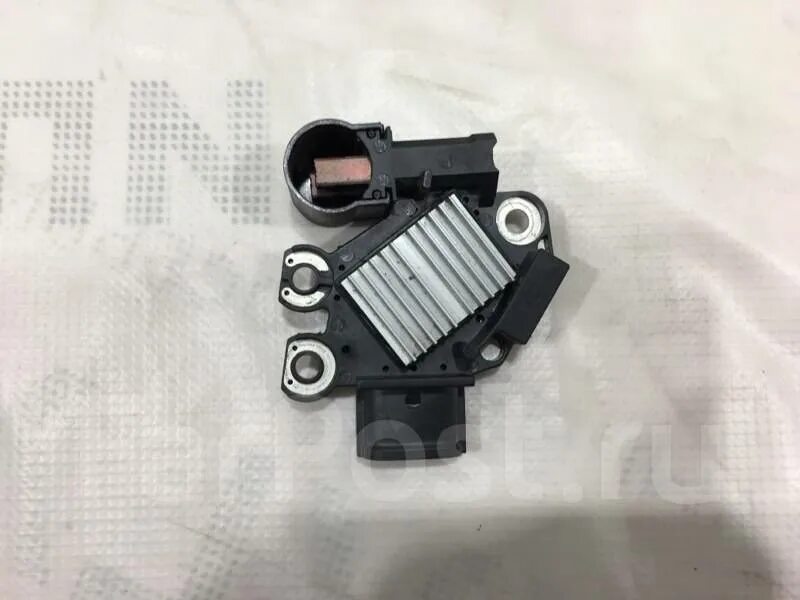 Регулятор генератора солярис. Регулятор напряжения хендай солярис 1. Регулятор напряжения киа сид 2010. Реле регулятор солярис 1. Реле генератора солярис 1.