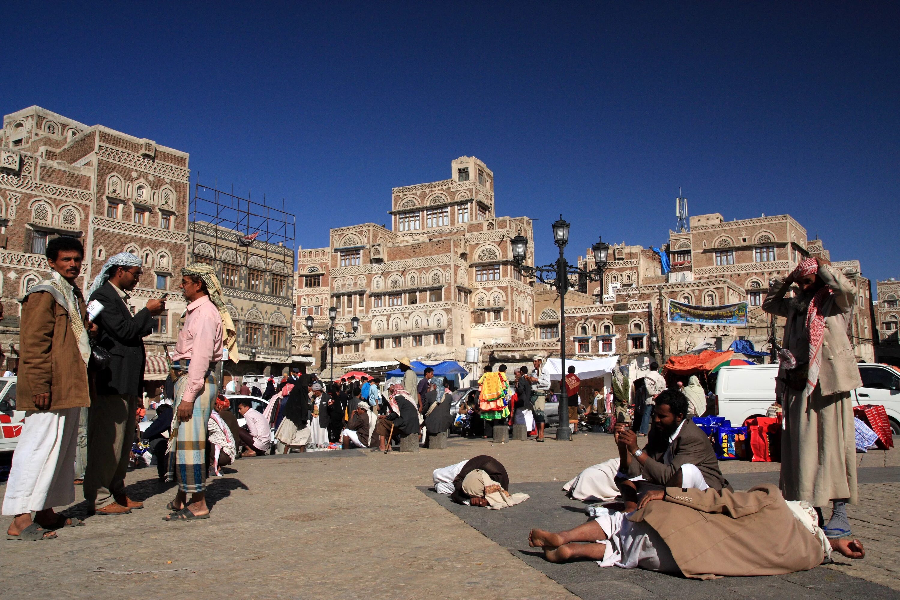 Население города сана. Фиакия Йемен. Санаа Йемен. Сана Йемен улицы. Сана Йемен 2010.