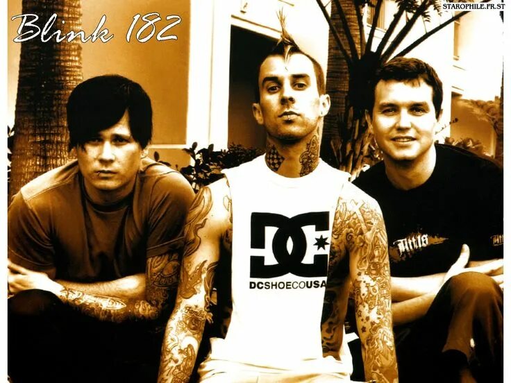 Blink code. Blink-182. blink 182 фото. blink 182 1992. blink 182 1997.