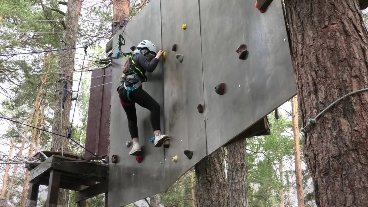 Шикана веревочный парк пенза. Веревочный парк видео. Веревочный парк видео. Скалодром стризнево. Стризнево веревочный парк.