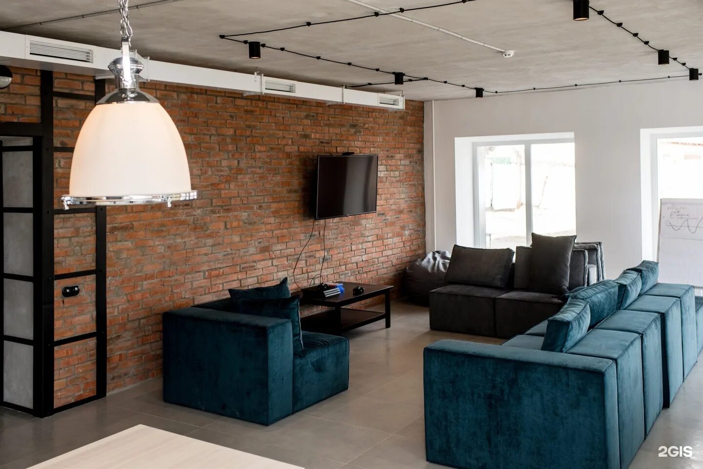 Гостиница момент томск. Хостел русь томск. Кинг роом нижневартовск. Переулок нахимова 9/1 томск. Момент пер.