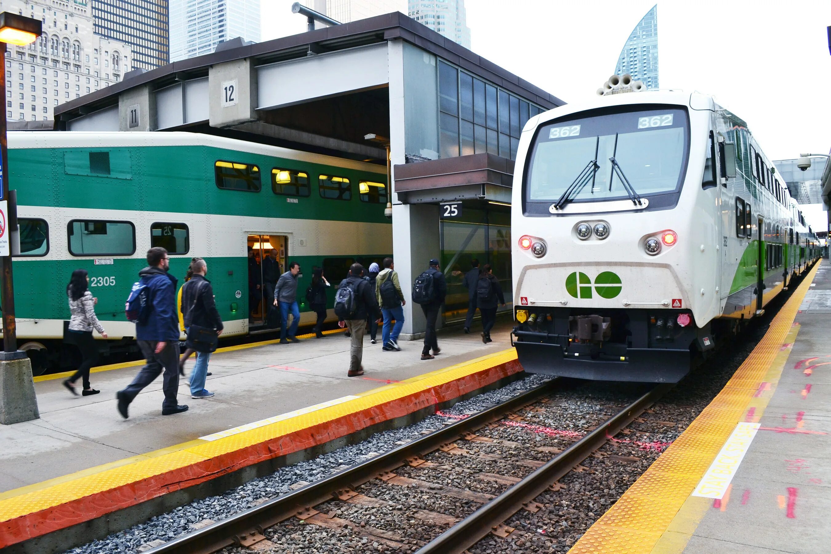 Канада go Train. Commuter Rail. ,,Главная улица Канады,, ЖД. Government Ontario Transit. Гоу транспорт