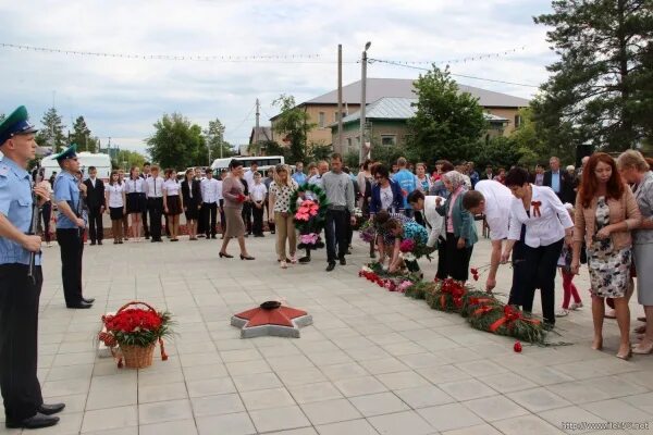 Новости илека оренбургской. Илек Илекский район. Село Илек Оренбургская область. Село Илек Илекского района Оренбургской области. Школа 1 Илек Оренбургская область.