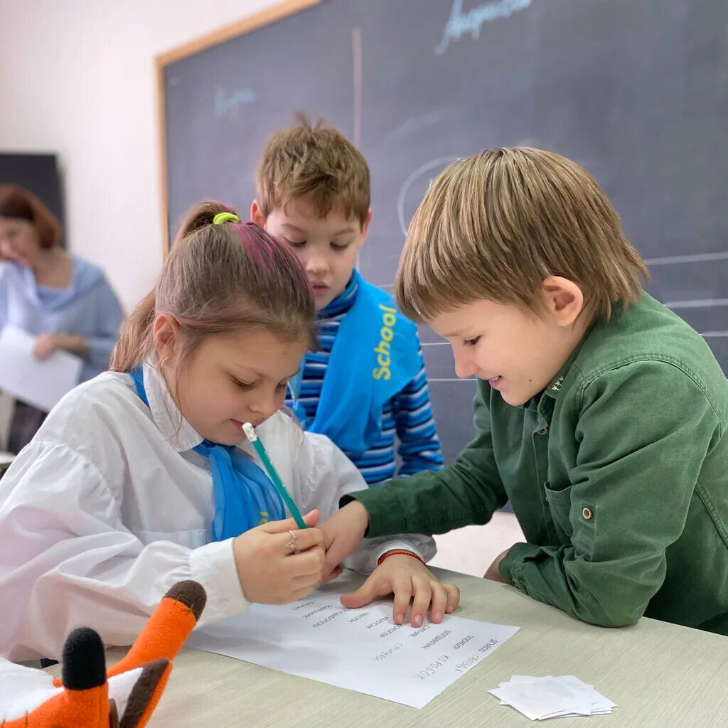 Деятельность частной школы. Урок в частной школе. Частные школы в России. Дети в частной школе. Ученики частной школы.