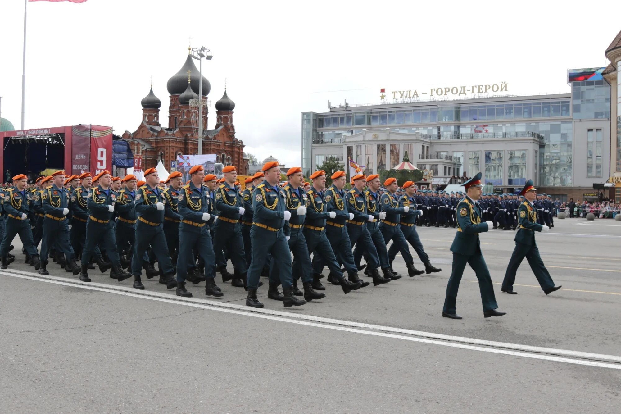 Магазин 9 мая тула. Парад Тула МЧС. МЧС на параде Победы. Парад в Туле на 9 мая 2022. Парад 9 мая Тула.