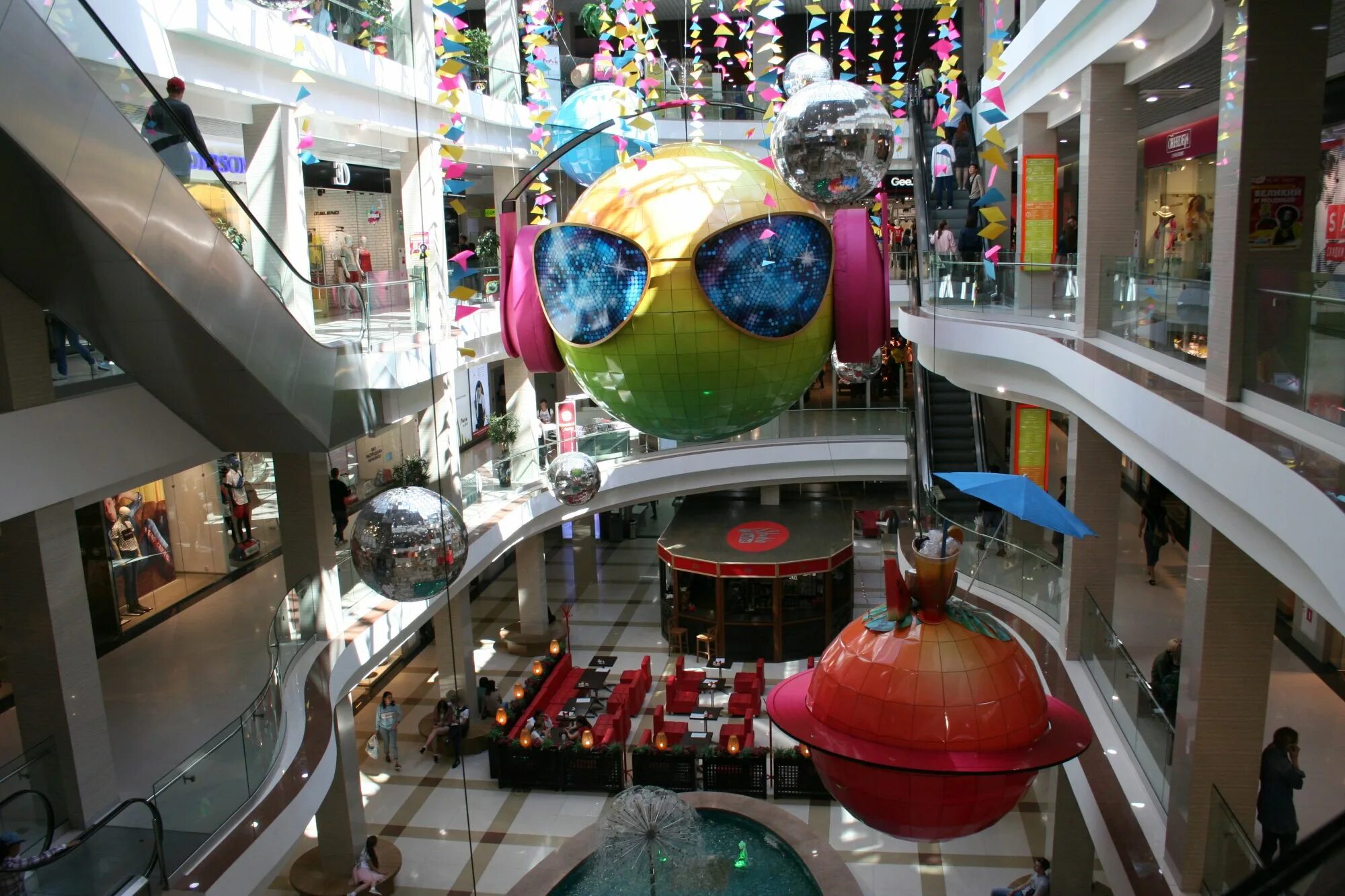 украшения тц атриум. Adm архитектурное бюро андрей романов екатерина кузнецова. ооо атриум краснодар. московская «хорошевская гимназия» («хорошкола»). хорошкола крост.