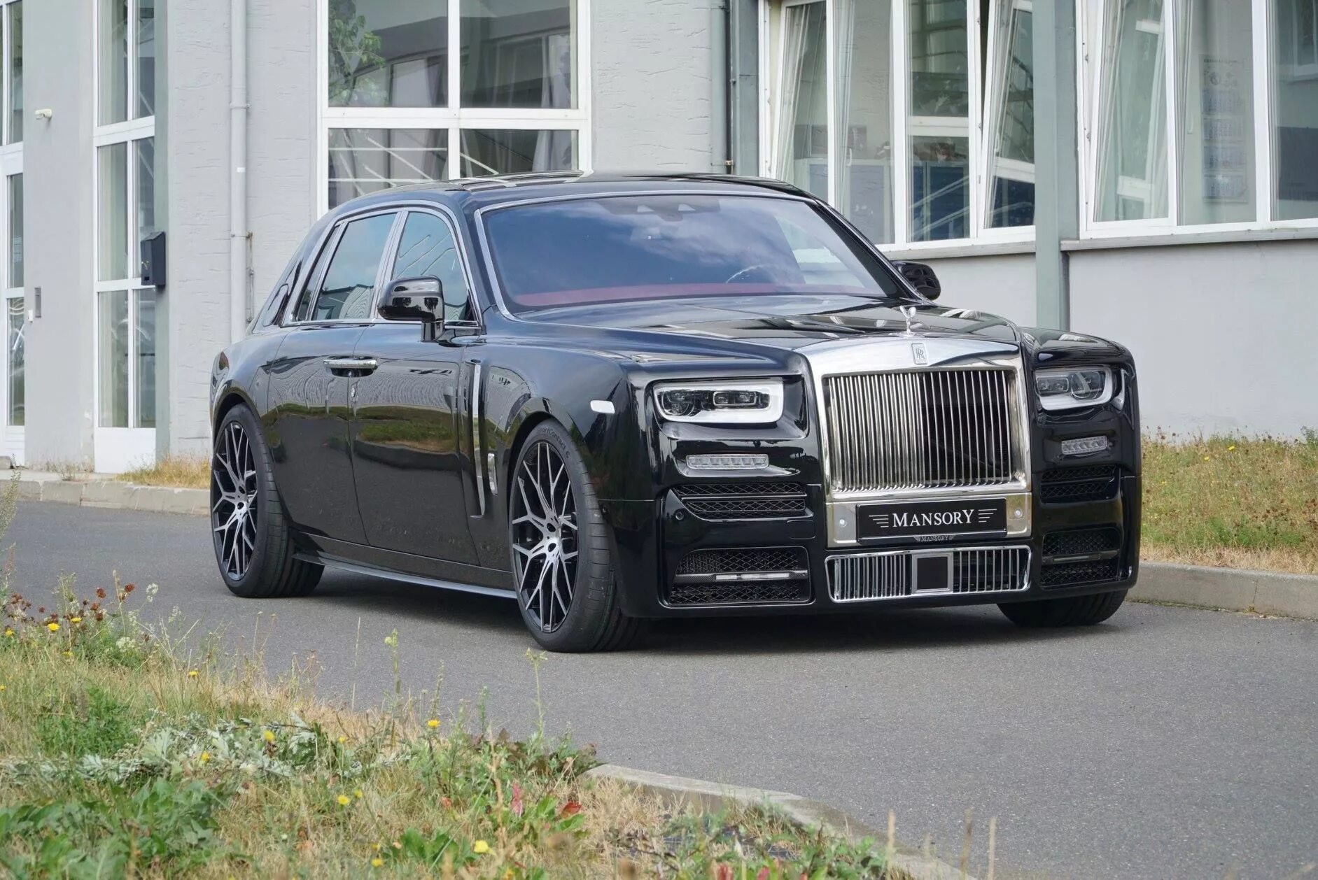 Роллс мансори. Роллс Ройс мансори. Rolls Royce Phantom 8 Mansory. Rolls Royce Phantom Mansory. Rolls-Royce Phantom by Mansory.