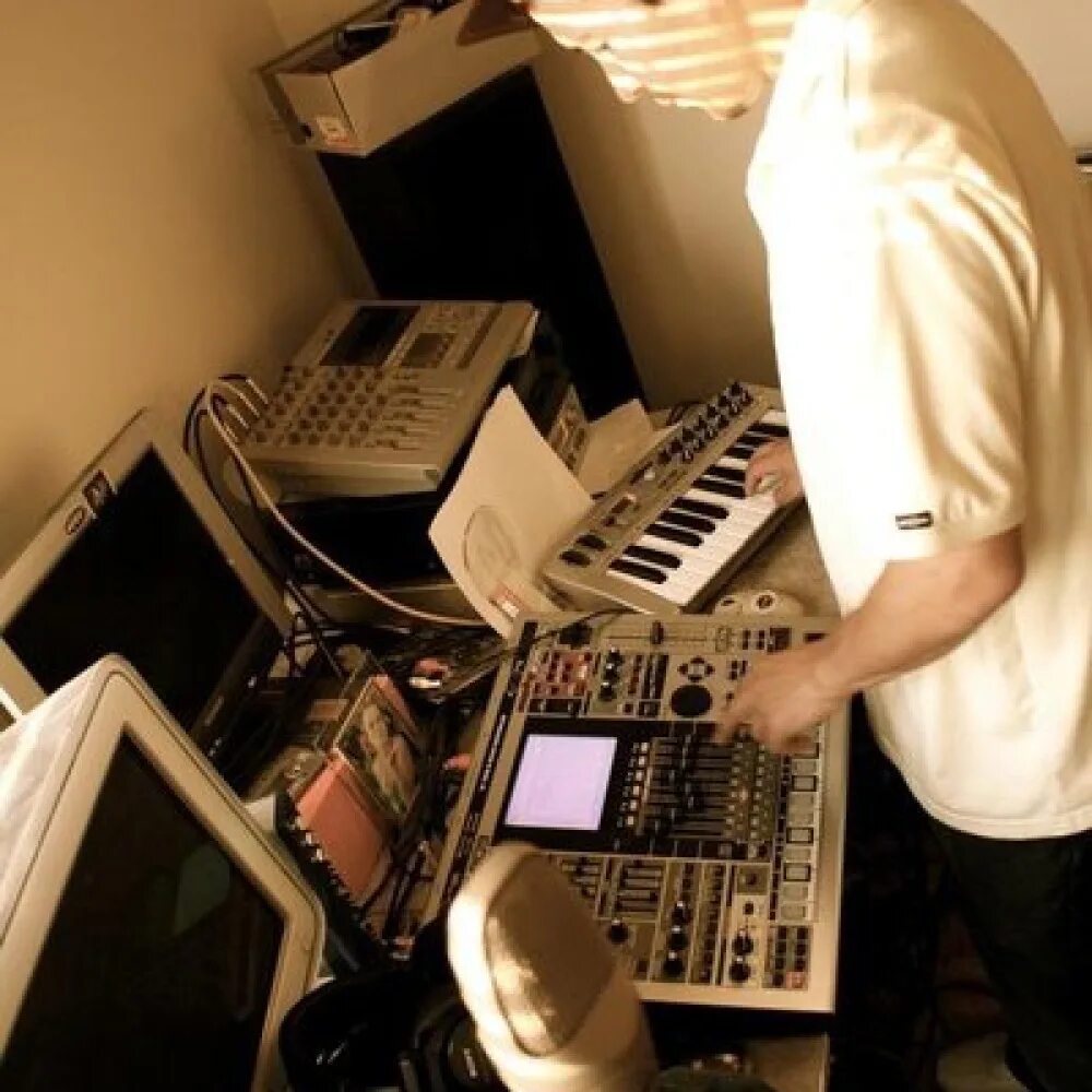 Factor b - innerspace. Московский g funk. Cosmos mind games 2012. T. B bravo.