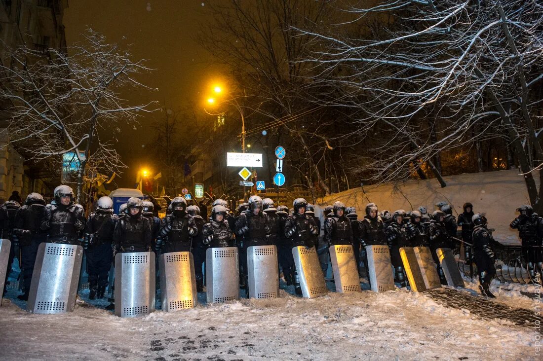 Киев штурм Майдана 2013 Беркут. Штурм  на Майдане 2014 Беркут. Евромайдан на Украине в 2014. Массовые беспорядки на Украине. Солянка майдана