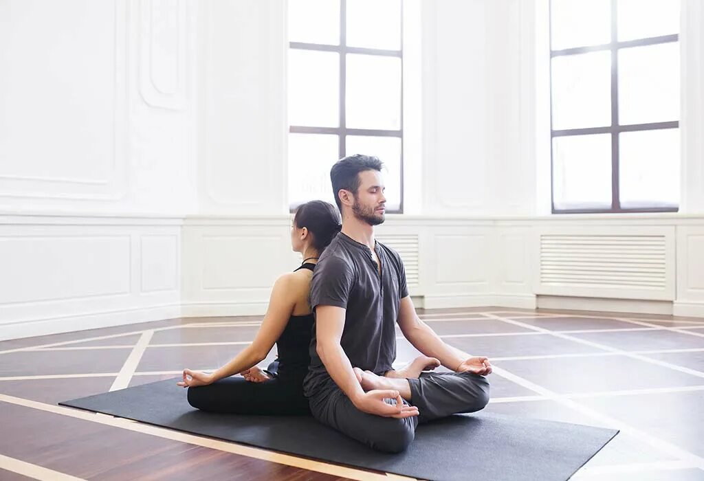 Медитация в паре. Любовная йога. Йога мужчина и женщина. Медитация двое.