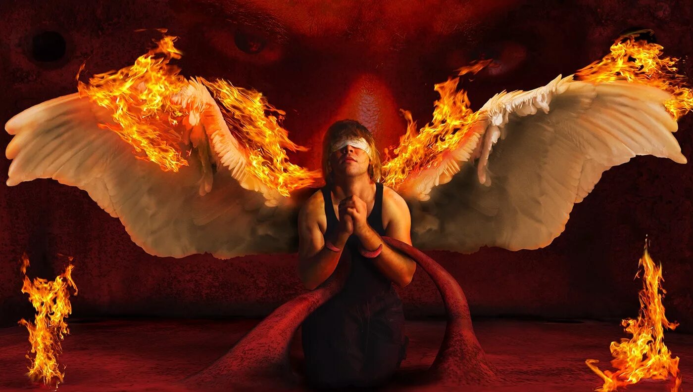 Персонажи неразумный ангел в танце с демоном. Человек с огненными крыльями. Горящий ангел. Ангел с горящими крыльями. Девушка с огненными крыльями.