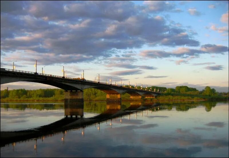 Старый мост киров. Старый мост киров. Река вятка киров мост. Река вятка мост кировской области. Мост через вятку киров.