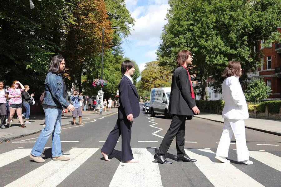 Скачай abbey road. Beatles "abbey road". Скачай abbey road. Эбби роуд лондон битлз. Пол маккартни abbey road.