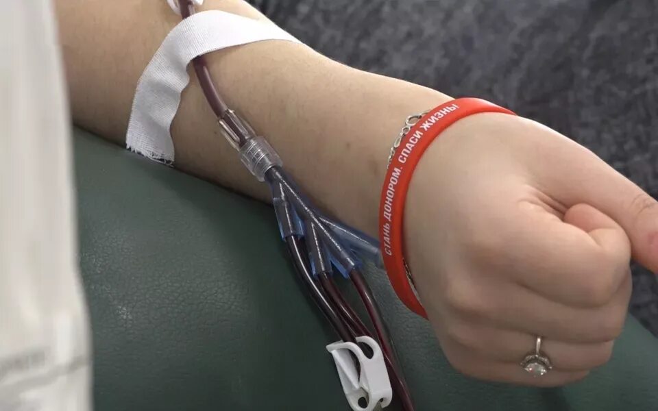 Доноры крови подлежат мобилизации.