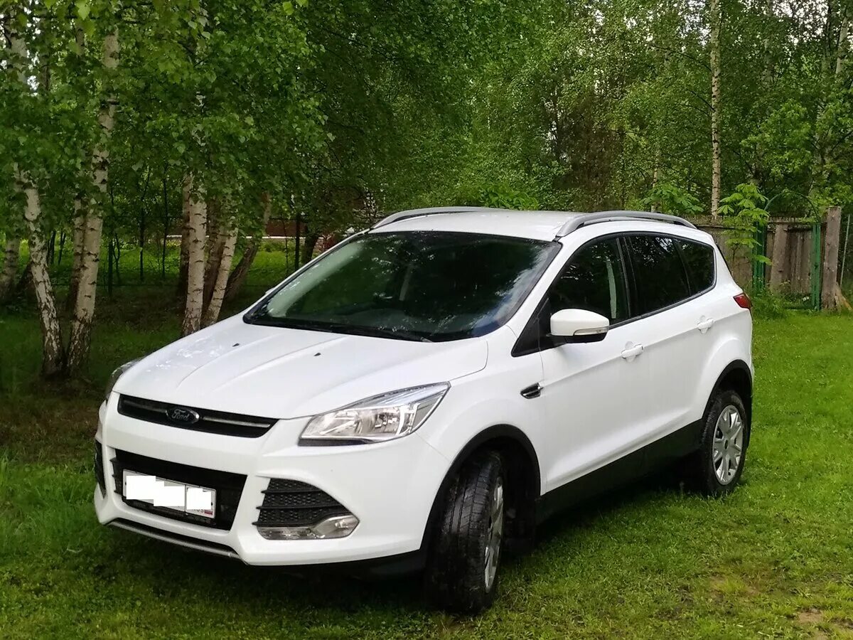 Купить куга в москве и московской. Ford Kuga 2016. Форд Куга 2014 белая. Ford Kuga 2014 1.6. Ford Kuga 2 2016.