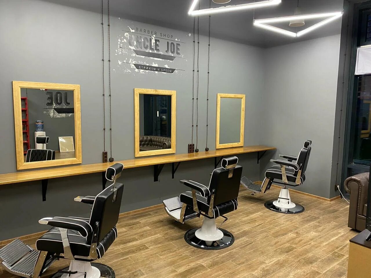 Eagles barber кудрово. барбер комендантский. барбершоп topgun барберы. барбер комендантский. Topgun barbershop санкт-петербург хошимина 16 администратор.