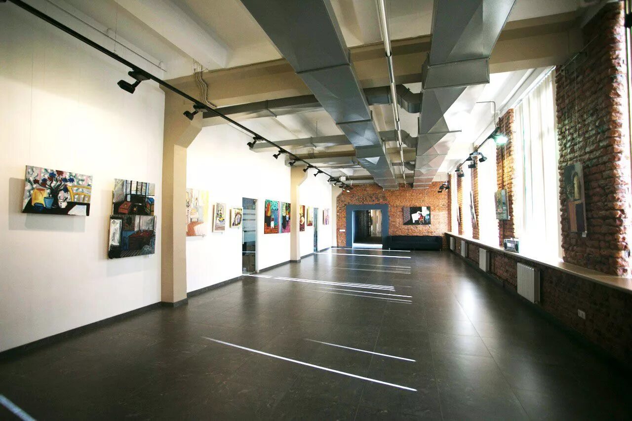 Пространство для мероприятий. Арт пространство. Галерея на васильевском острове 13 линия. Ткачи креативное пространство. Арт пространство лофт.