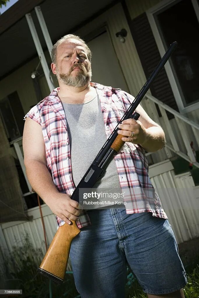 Man with shotgun. Red neck jon. Red neck jon. Американские реднеки с оружием. Дед с дробовиком.