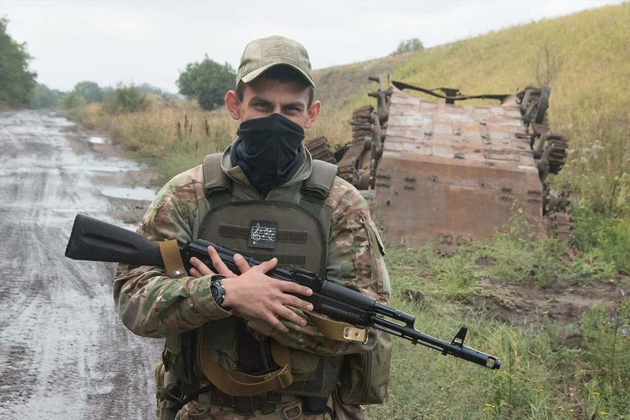 Боец чвк вагнера на украине. ЧВК Вагнер. Боец ЧВК Вагнер. Бойцы ЧВК Вагнера на Украине. ЧВК Вагнер экипировка 2022 на Украине.