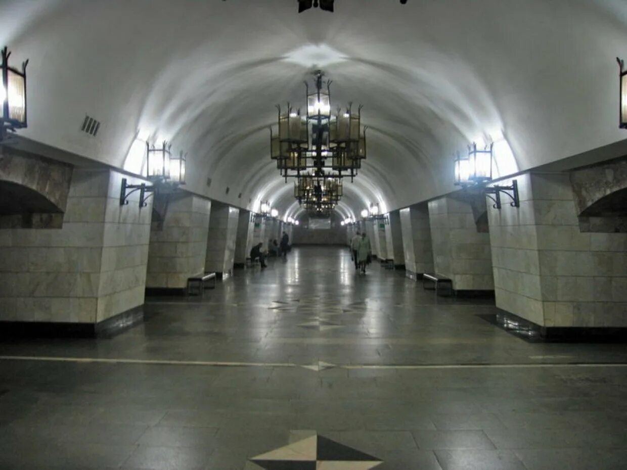 Метро ул уральская. Екатеринбургский метрополитен станция уральская. станция метро уральская екатеринбург. метро в екб станция уральская. екб метро уральская.
