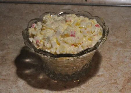 Салат с крабов палочками с ананасами