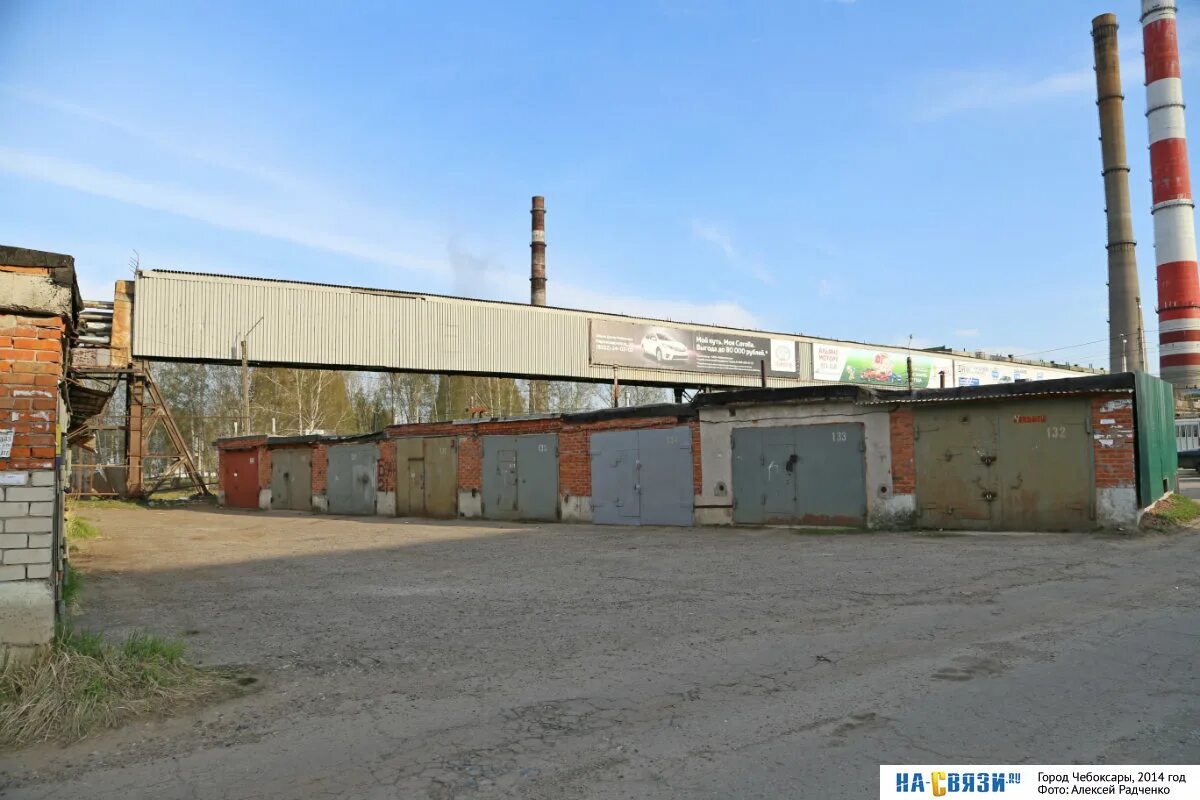 дизайнерская отделка гаража. интересные проекты гаражей. сборный гараж из сэндвич панелей. красивый гараж. гараж уолта диснея.