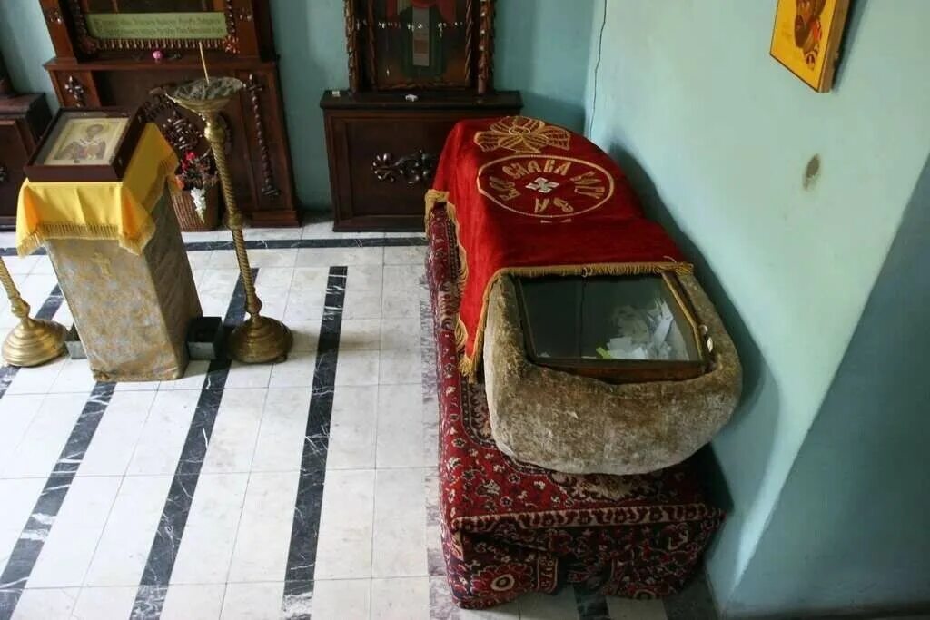 Абхазия мощи. Абхазия мощи. Абхазия мощи. Храм каманы абхазия. Абхазия мощи.