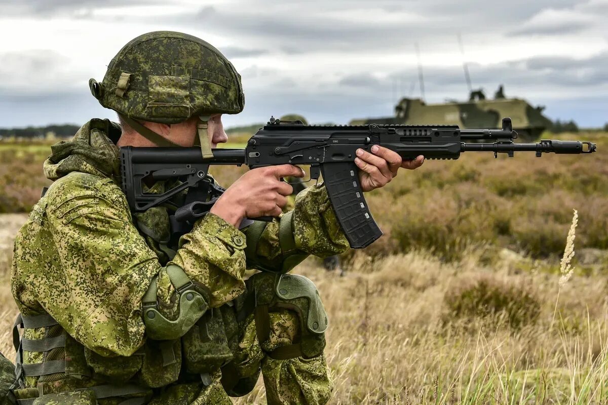 АК 12 Ратник. АК-12 автомат 2022. АК 107 Ратник. АК 12 боевой. Оружие сво россия