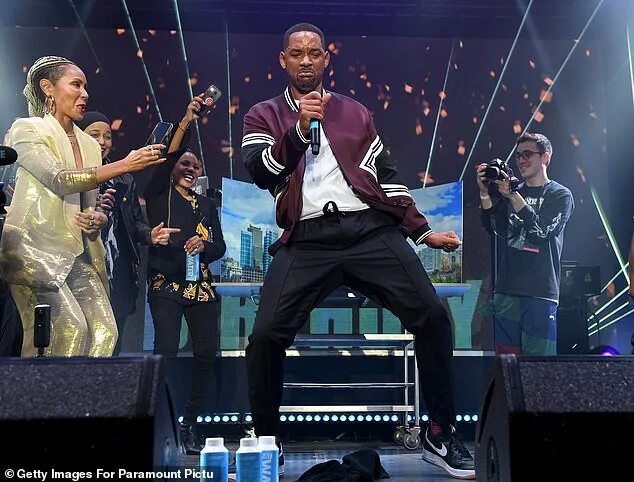 Уилл смит рэп певец. Will smith and dj jazzy jeff. Уилл смит поет. Уилл смит концерт. Уилл смит концерт.