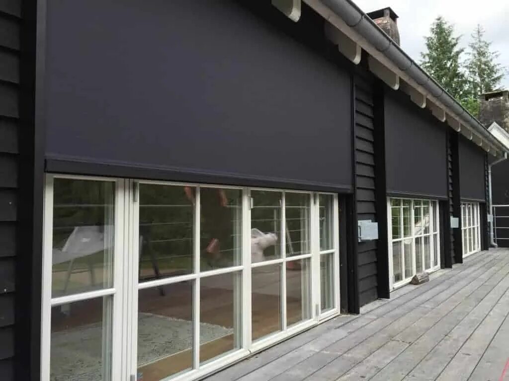 Zip-система вертикальная маркиза. Зип экраны для летних веранд. Солнцезащитные экраны на террасу. Zip система для террасы. Маркиза рефлексоли.