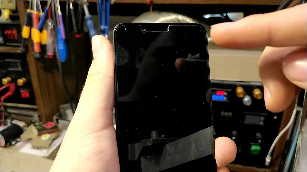 Ксиоми включается и выключается. Телефон выключился и не включается. Xiaomi не заряжается. Redmi note 5 не заряжается. Poco x3 pro не заряжается.