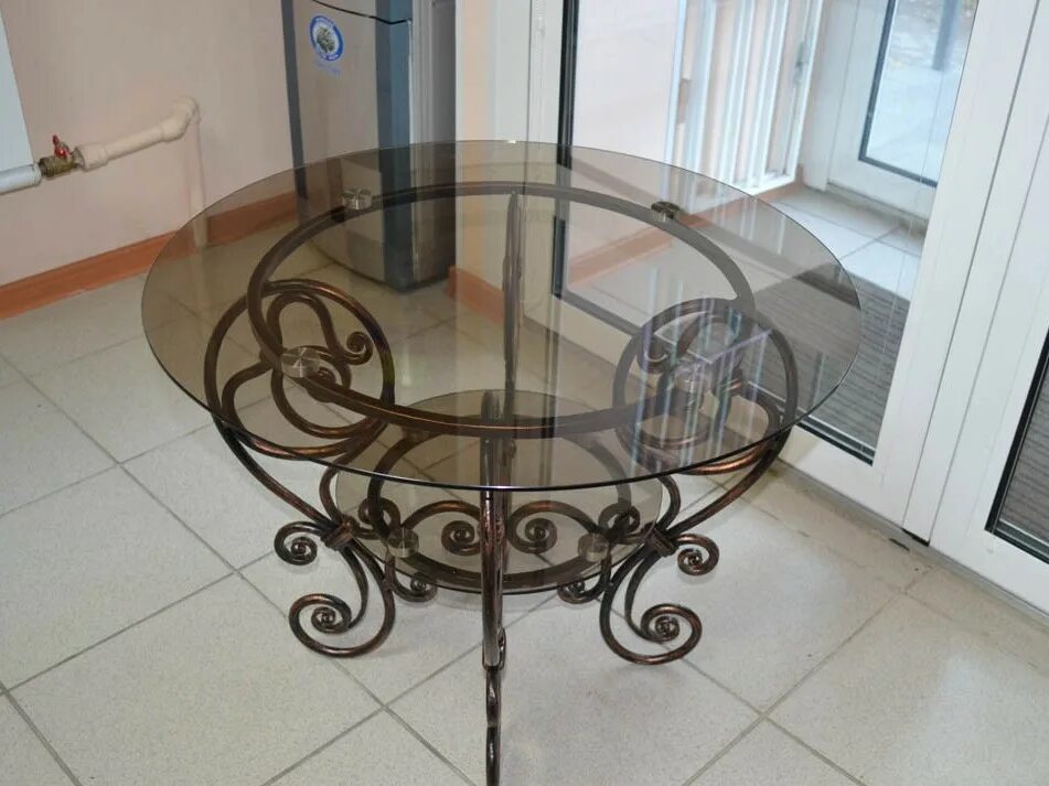 Кованый журнальный столик. Кованый журнальный столик. Кованый журнальный столик. Кованый столик со стеклом. Кованый столик.