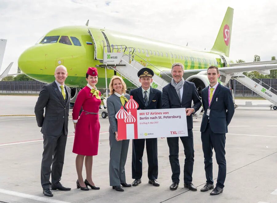 Авиакомпания s7. Авиакомпания Сибирь s7 Airlines пилоты. Владельцы авиакомпании s7 Airlines. Билеты на эссевен авиабилеты